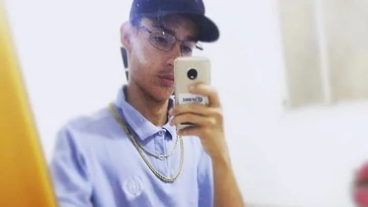 Antônio Victor Diniz Benevides, de 23 anos, foi assassinado a tiros na madrugada deste domingo (19. (Foto: Reprodução/Facebook)