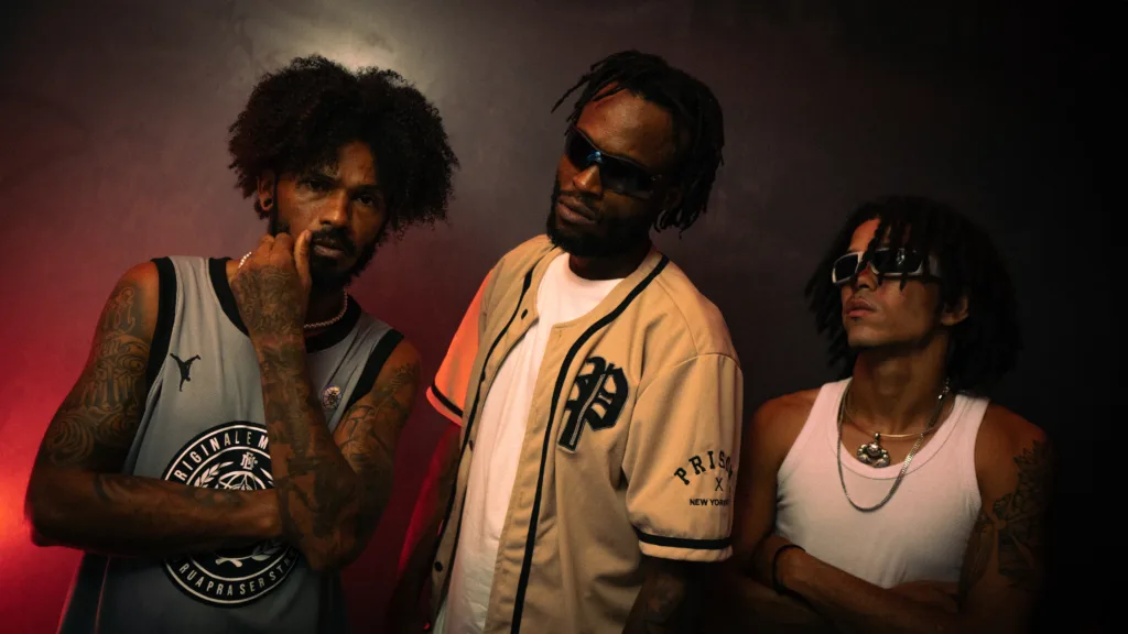 Bzack, Dionlzn e Big Clan em ensaio para clipe (Foto: Divulgação/Bzack)