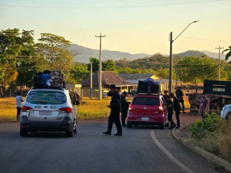 A ação foi conduzida pela 1ª CIPMFron, em parceria com a GCM de Pacaraima e o Conselho Rodoviário Estadual. (Foto: reprodução/1ª CIPMFron/PMRR)