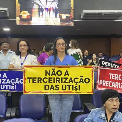 Profissionais da Saúde acompanham votação do projeto que impede privatização de UTIs do HGR (Foto: Lucas Luckezie/FolhaBV)