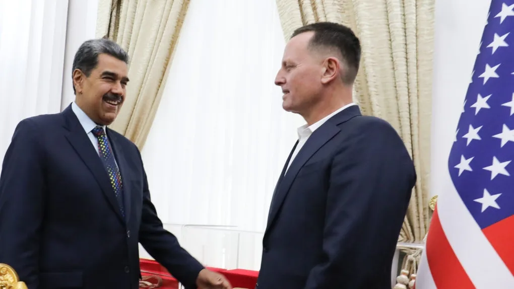 O ditador venezuelano Nicolás Maduro recebeu o enviado especial dos Estados Unidos, Richard Grenell, nesta sexta-feira (31), no Palácio Miraflores (Foto: VTV)