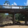 Foto enviada à imprensa mostra leito do rio Rio Sãoluisinho, que deu lugar a um banco de areia (Foto: Prefeitura de São João da Baliza)