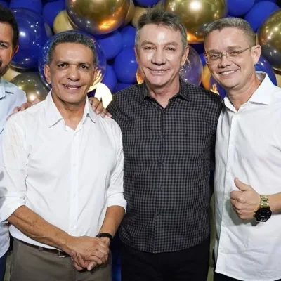 Os prefeitos Wagner Nunes (Alto Alegre) e Chiquinho Rufinho (Mucajaí) com o senador Mecias de Jesus e o governador Antonio Denarium (Foto: Instagram Mecias de Jesus)