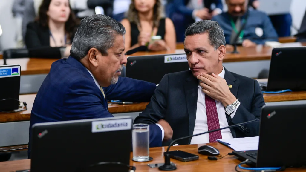 Os senadores Dr. Hiran e Mecias de Jesus - 06.03.2024 (Foto: Pedro França/Agência Senado)