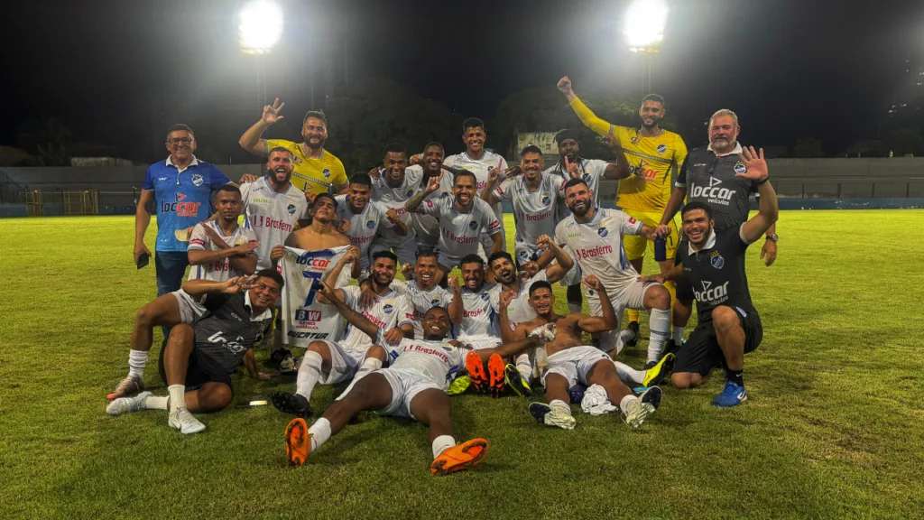 Jogadores do São Raimundo celebram vitória sobre o Remo na Copa Verde (Foto: São Raimundo-RR)