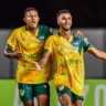 Jogadores do Monte Roraima celebram gol contra o Rio Negro em estreia pelo Roraimense 2025 (Foto: Hélio Garcias/BV Esportes)