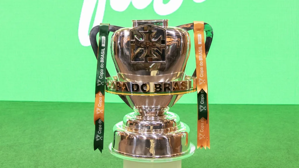 Taça da Copa do Brasil (Foto: Thais Magalhães/CBF)