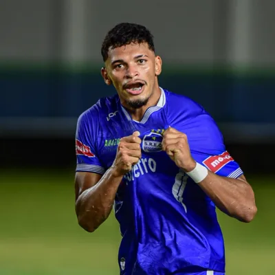 Railson, do São Raimundo, celebra gol contra o Amazonas pelas quartas de final da Copa Verde (Foto: Hélio Garcias/BV Esportes)