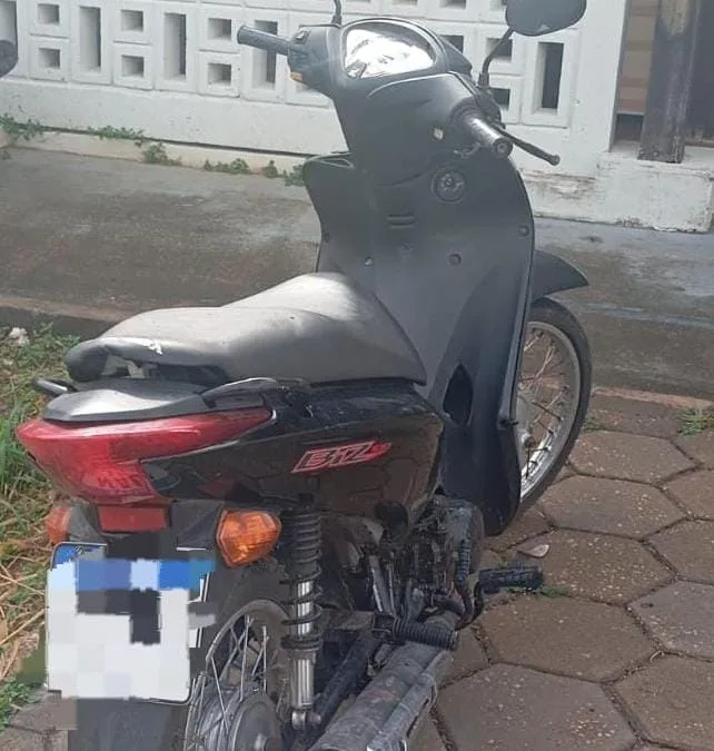 Moto recuperada pela polícia (Foto: Divulgação) 