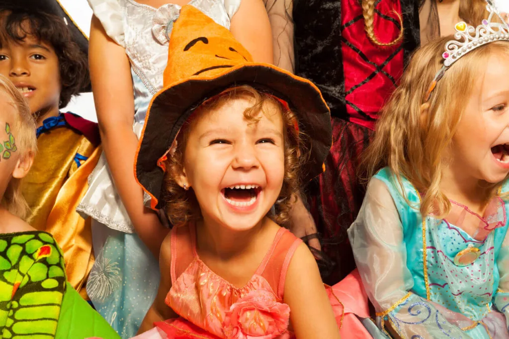 Na terça-feira (1), o Bailinho Kids começa às 15h com oficinas de pintura facial e balões. (Foto: D9ivulgação)