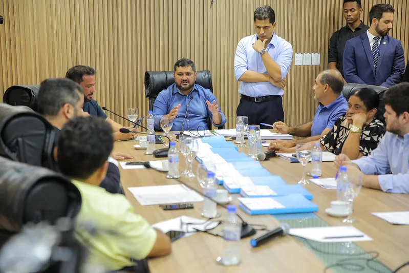 Comissão Especial apresenta relatório sobre pedido de Impeachment do governador de Roraima. Foto: Eduardo Andrade/SupCom-ALE-RR Comissão Especial apresenta relatório sobre pedido de Impeachment do governador de Roraima. Foto: Eduardo Andrade/SupCom-ALE-RR