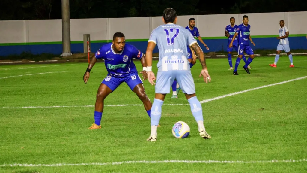 São Raimundo e Paysandu em duelo pela semifinal da Copa Verde.