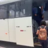 Ônibus estava saíndo com ocupação máxima (Foto: Reprodução)