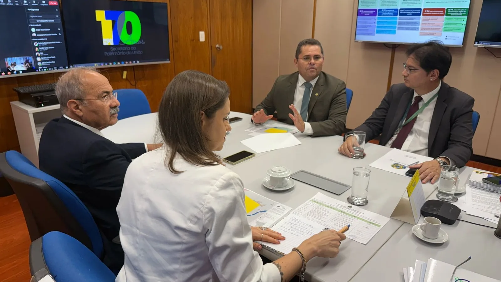 Reunião da secretária nacional do Patrimônio da União,  Carolina Gabas, com o deputado Albuquerque e o senador Chico Rodrigues (Foto: Divulgação)