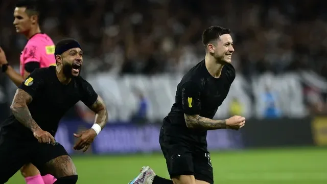 Corinthians bate o Santos e volta à final do Paulistão após cinco anos