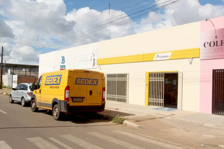 A iniciativa integra uma parceria nacional firmada entre os Correios e o Instituto Nacional do Seguro Social, lançada no fim de maio. Foto: Wenderson Cabral/FolhaBV