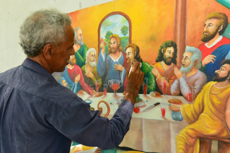 Eduardo Jose é artista plástico há 45 anos (Foto: Nilzete Franco/FolhaBV)