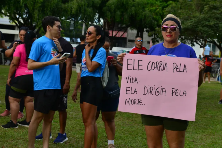 Ato reuniu atletas em protesto de luto e cobrança por justiça – Foto: Nilzete Franco