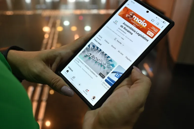 Assembleia Legislativa atua para promover inclusão digital e acesso à informação na palma da mão – Foto: Jader Souza/ SupCom ALE-RR