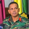 O brigadeiro do Exército da Guiana, Omar Khan