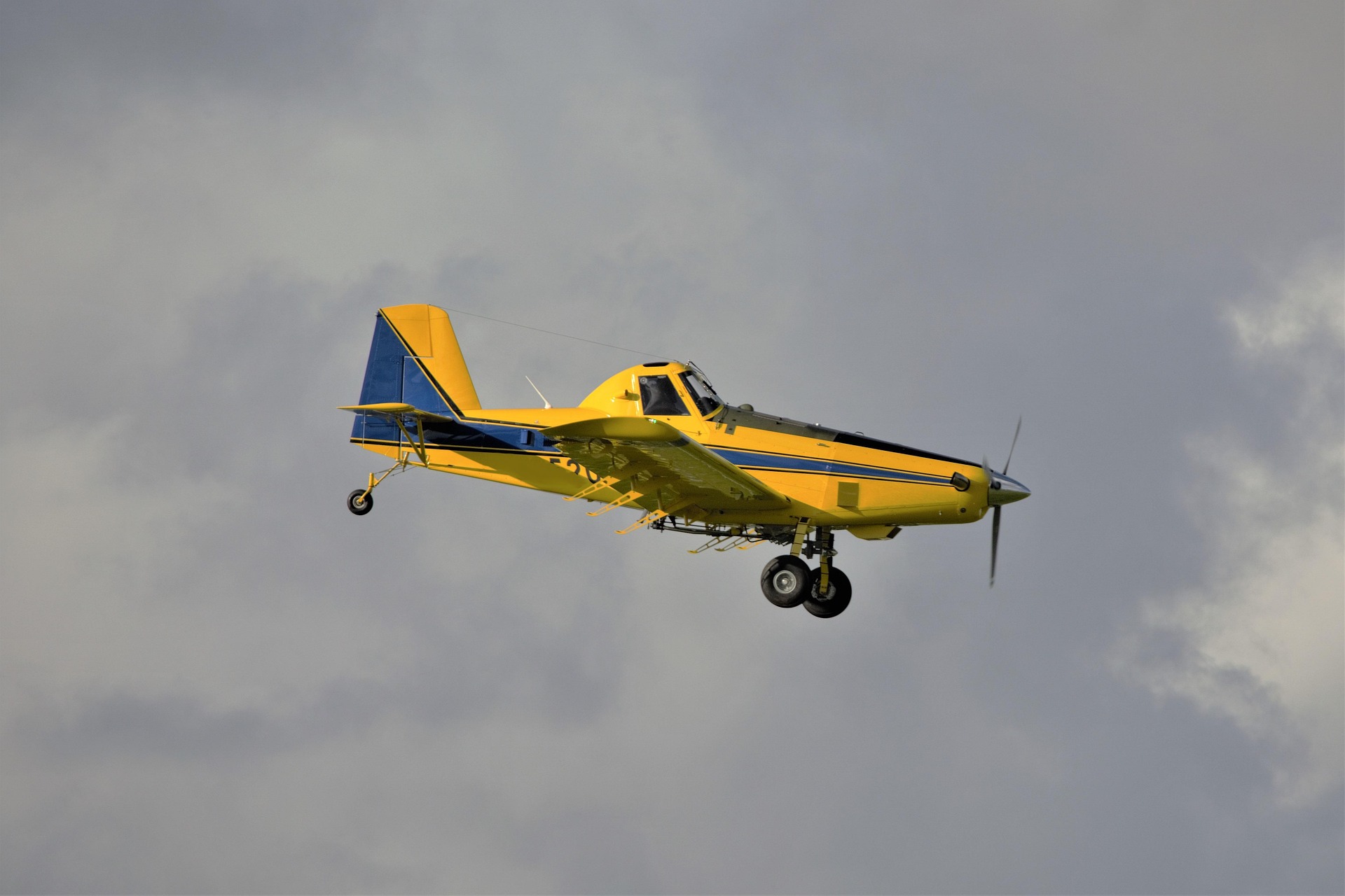 Avião de pequeno porte