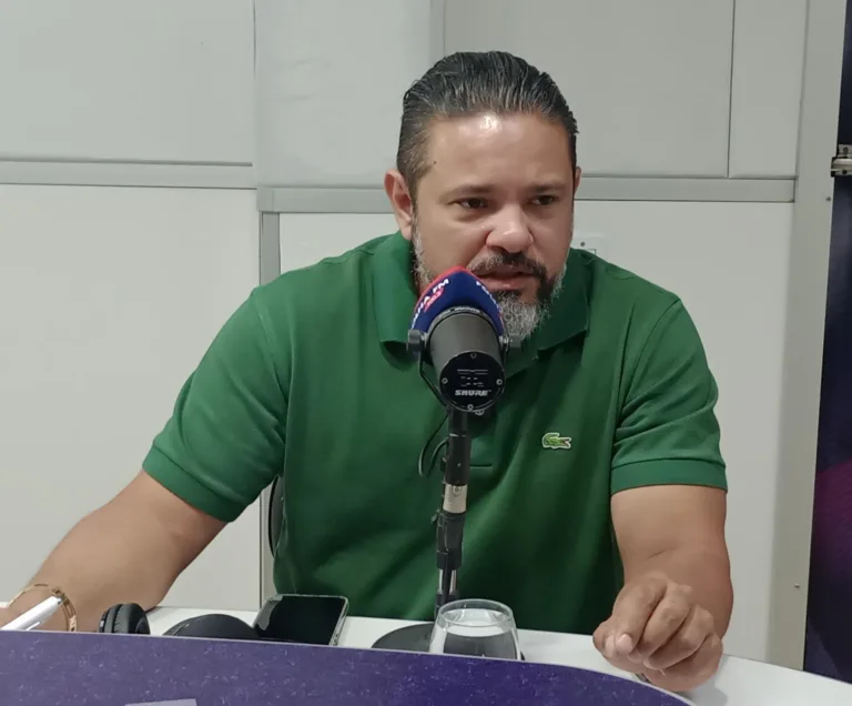 Igo Brasil em entrevista ao Agenda da Semana. (Foto: FolhaBV)