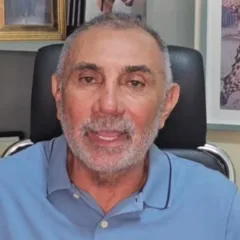O ex-senador Telmário Mota em um dos vídeos publicados em rede social após deixar a prisão (Foto: Reprodução)