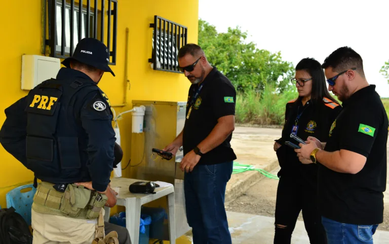 Ação foi em parceria com a Polícia Rodoviária Federal de Roraima (Foto: Nilzete Franco/FolhaBV)