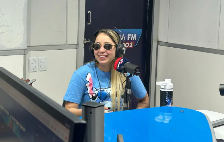 Marília Tavares deve embalar a tarde com sucessos do seu repertório e compartilhar novidades da carreira. (Foto: Aysha Baydoun)