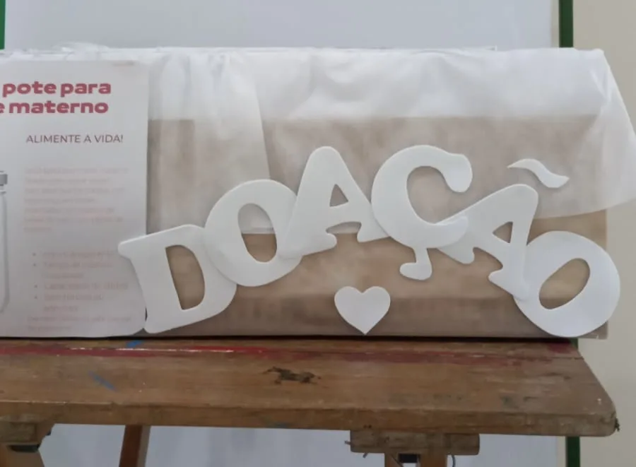 Campanha arrecada potes de vidro para armazenamento de leite materno