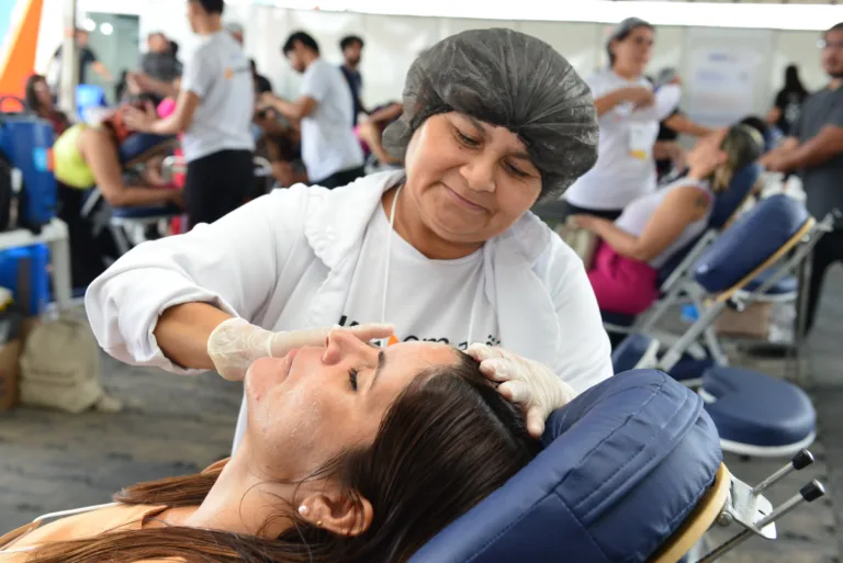 Limpeza de pele é um dos serviços ofertados (Foto: Nilzete Franco/FolhaBV) 