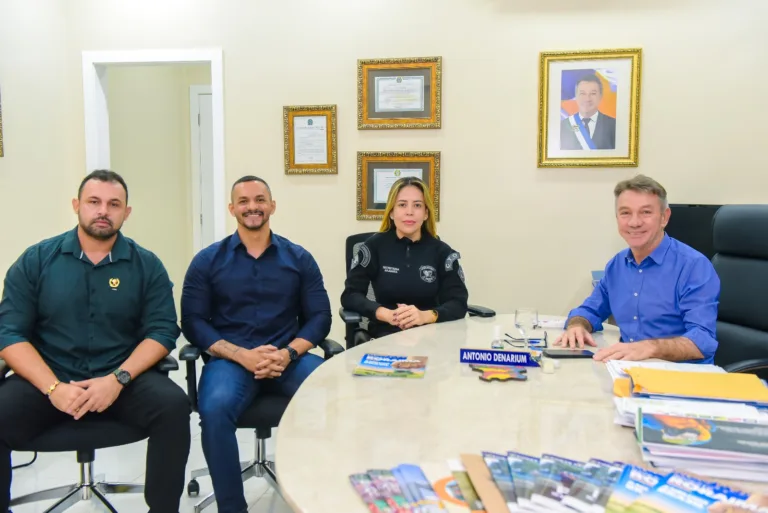 André Fraga Lima, Hércules Pereira, Michelly Viau e p governador Antonio Denarium em reunião nesta quinta (21). Foto: Thiago Feitosa