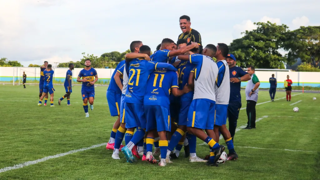 Leão Dourado saiu na frente no primeiro tempo