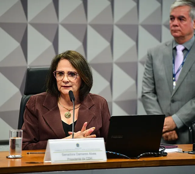 A senadora Damares Alves (Republicanos-DF) preside a Comissão de Direitos Humanos e devem liderar a comitiva em RR. Foto: Edilson Rodrigues/Agência Senado