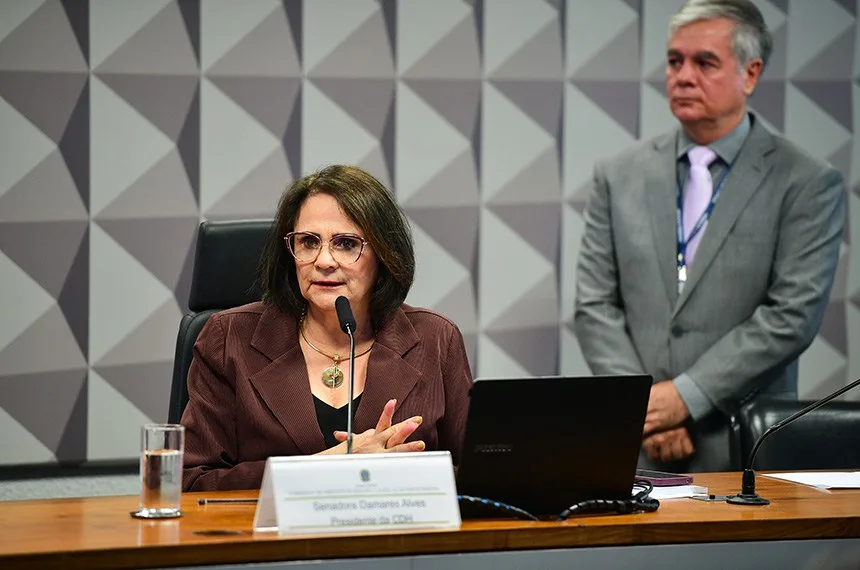 A senadora Damares Alves (Republicanos-DF) preside a Comissão de Direitos Humanos e devem liderar a comitiva em RR. Foto: Edilson Rodrigues/Agência Senado