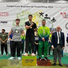 André Coimbra, à direta, conquistou a medalha de Bronze. (Foto: Divulgação)