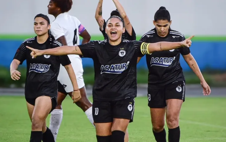 Meia Vaneza, autora do primeiro gol da partida. Foto: Kamila Marinho/@rionegrofemininorr