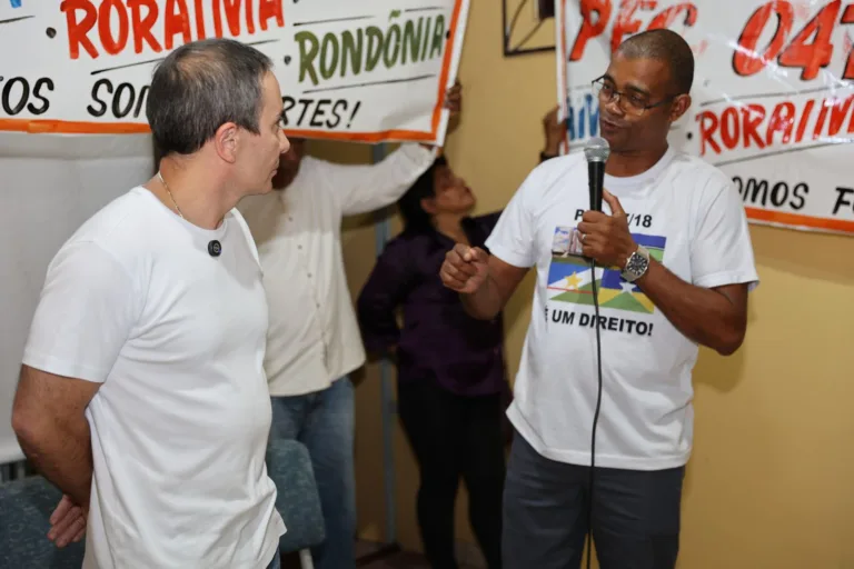 Duda Ramos se reúne com servidores e assume compromisso de lutar pela aprovação da PEC 47