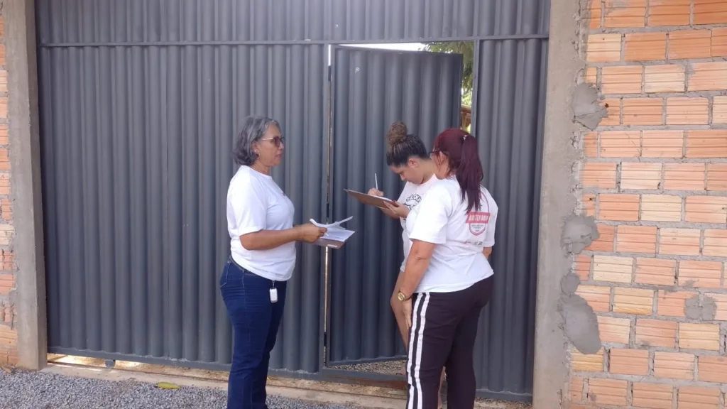 Codesaima faz mutirão de regularização de imóveis no bairro Silvio Leite