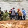 Travessia arriscada de paciente grave no rio Caroebe, em Caroebe, no Sul de Roraima