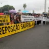 Ato independente de professores estaduais cobra reajuste salarial no Centro Cívico (Foto: Wenderson Cabral/FolhaBV)