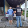 O homem foi preso e enviado até a sede da DPCA, para formalização da prisão  (Foto: Ascom/PCRR) 