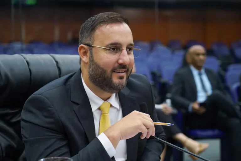 Deputado Renato Silva é o autor