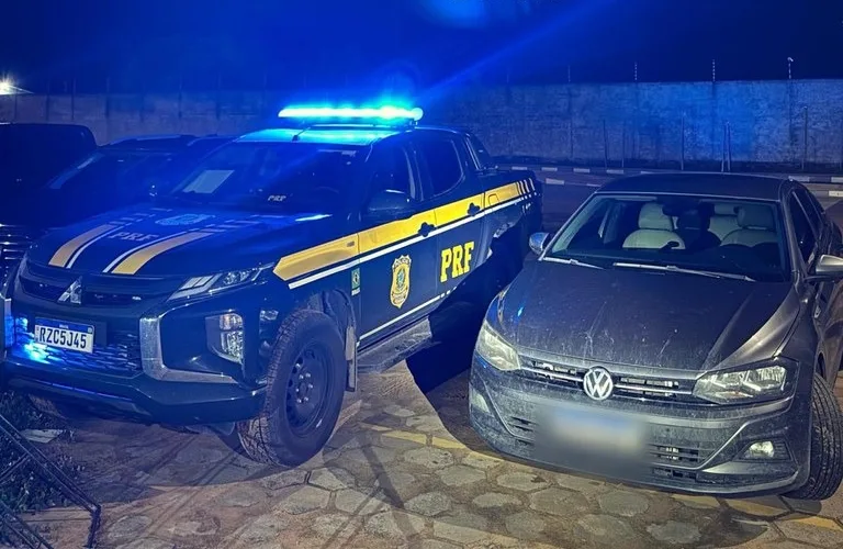 Veículo com restrição de furto foi recuperado pela PRF durante fiscalização em Boa Vista, na BR-174. (Foto: Divulgação/PRF) Veículo com restrição de furto foi recuperado pela PRF durante fiscalização em Boa Vista, na BR-174. (Foto: Divulgação/PRF)