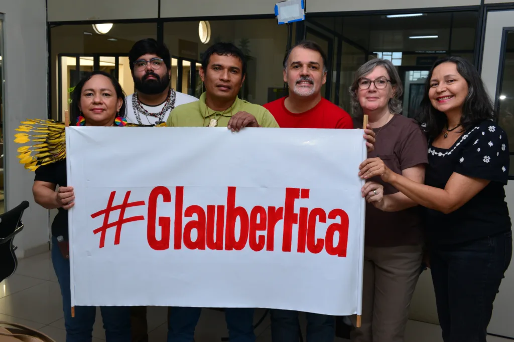 Militantes de esquerda em Roraima defendem manutenção de mandato do deputado federal Glauber Braga (Foto: Nilzete Franco/FolhaBV)