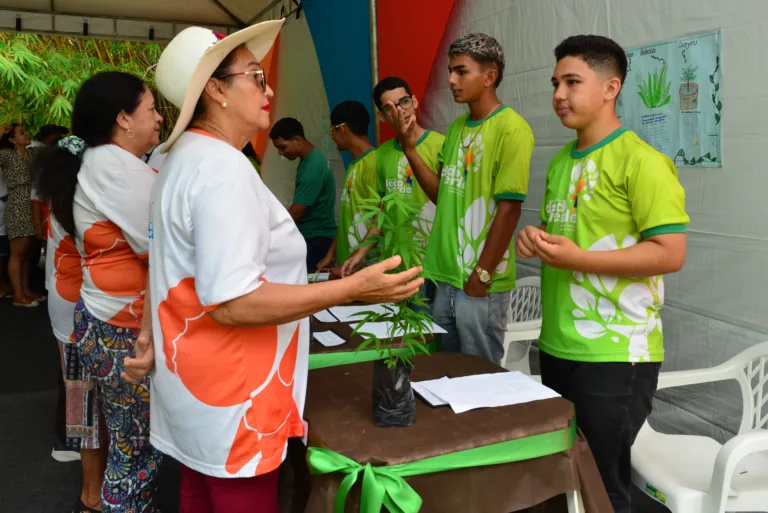 Menino do Dedo Verde promove Semana do Meio Ambiente com foco em plantas medicinais