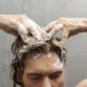 Double cleansing: prática pode ser benéfica ao couro cabeludo