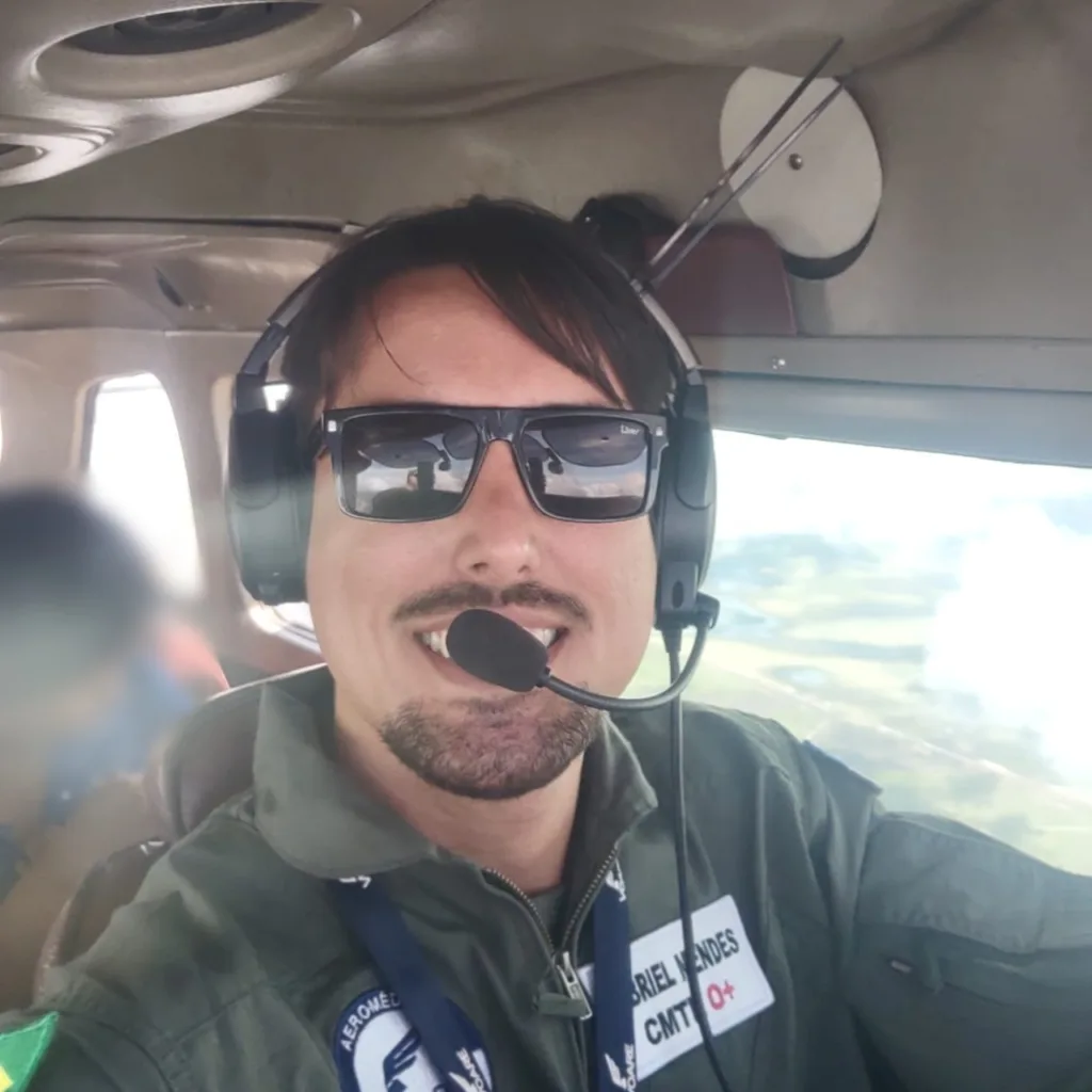 O piloto e comandante Gabriel Mendes, coordenador da escola de aviação Aeroeduca