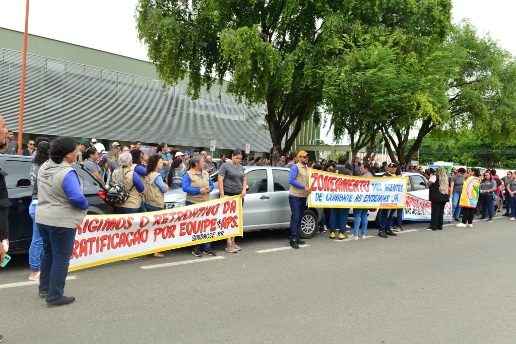Manifestação ocorreu na frente do Palácio 9 de Julho (Foto: Nilzete Franco/Folha BV) Manifestação ocorreu na frente do Palácio 9 de Julho (Foto: Nilzete Franco/Folha BV)