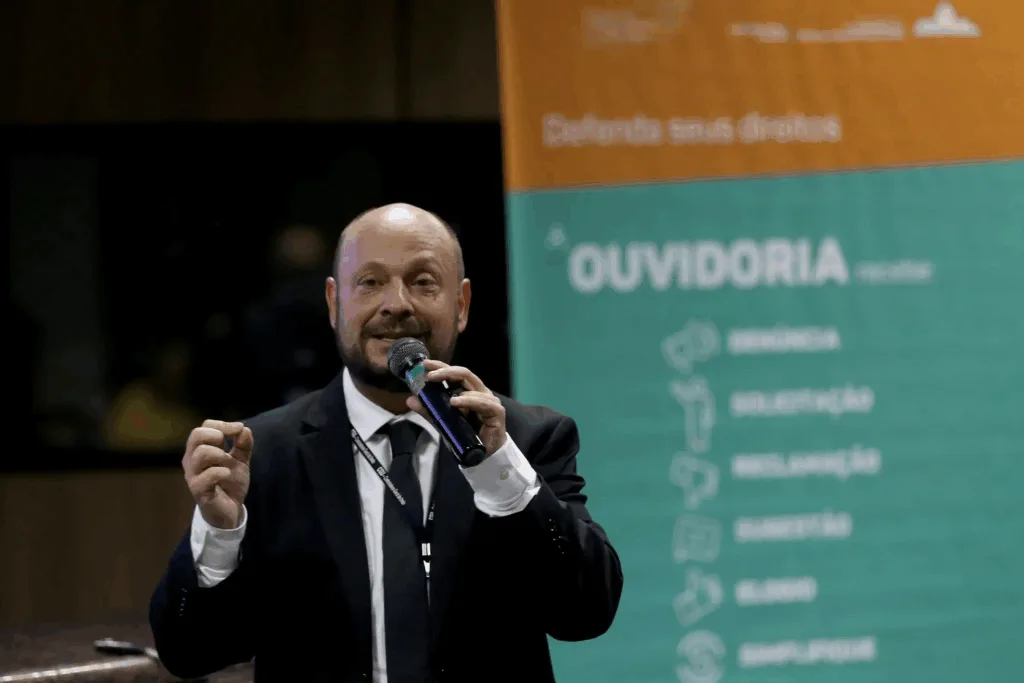 Presidente comenta sobre ressarcimento dos descontos indevidos 